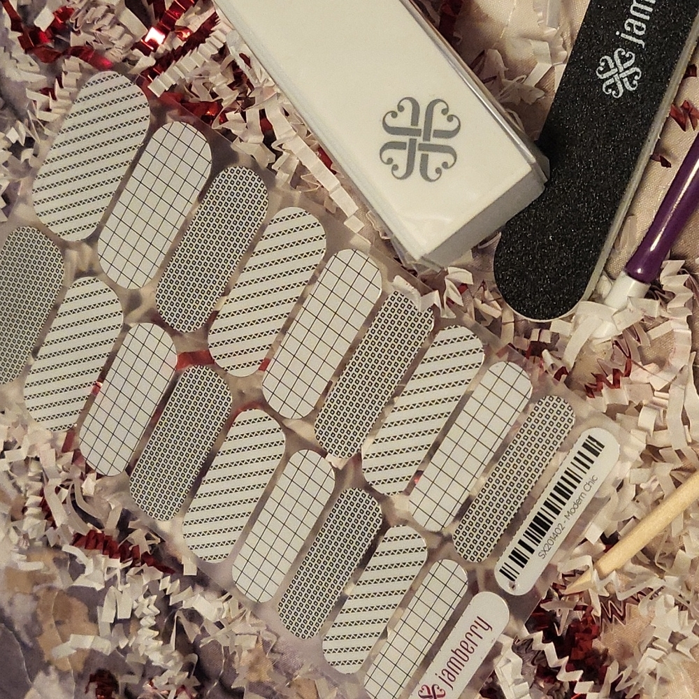 ◾️Modern Chic◾️chromatic black and white Jamberry Nail Wraps NWOT